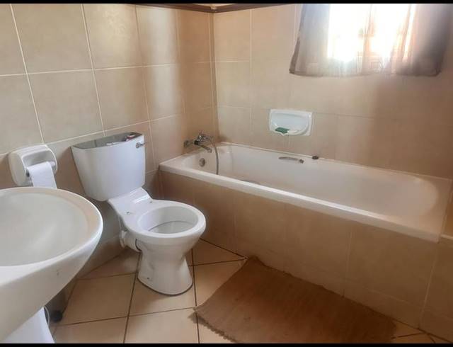 2 BEDROOM APARTMENT FOR SALE IN KARENPARK